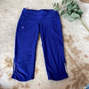 Athleta Dobby Be Free Knicker Cropped Leggings